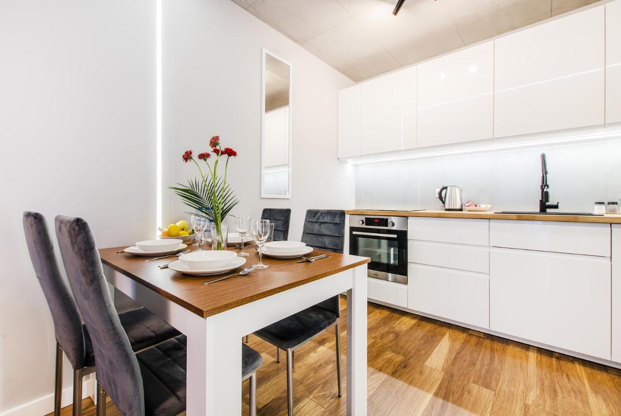 ורוצלב Smart Rental Management Apartments - City Center מראה חיצוני תמונה